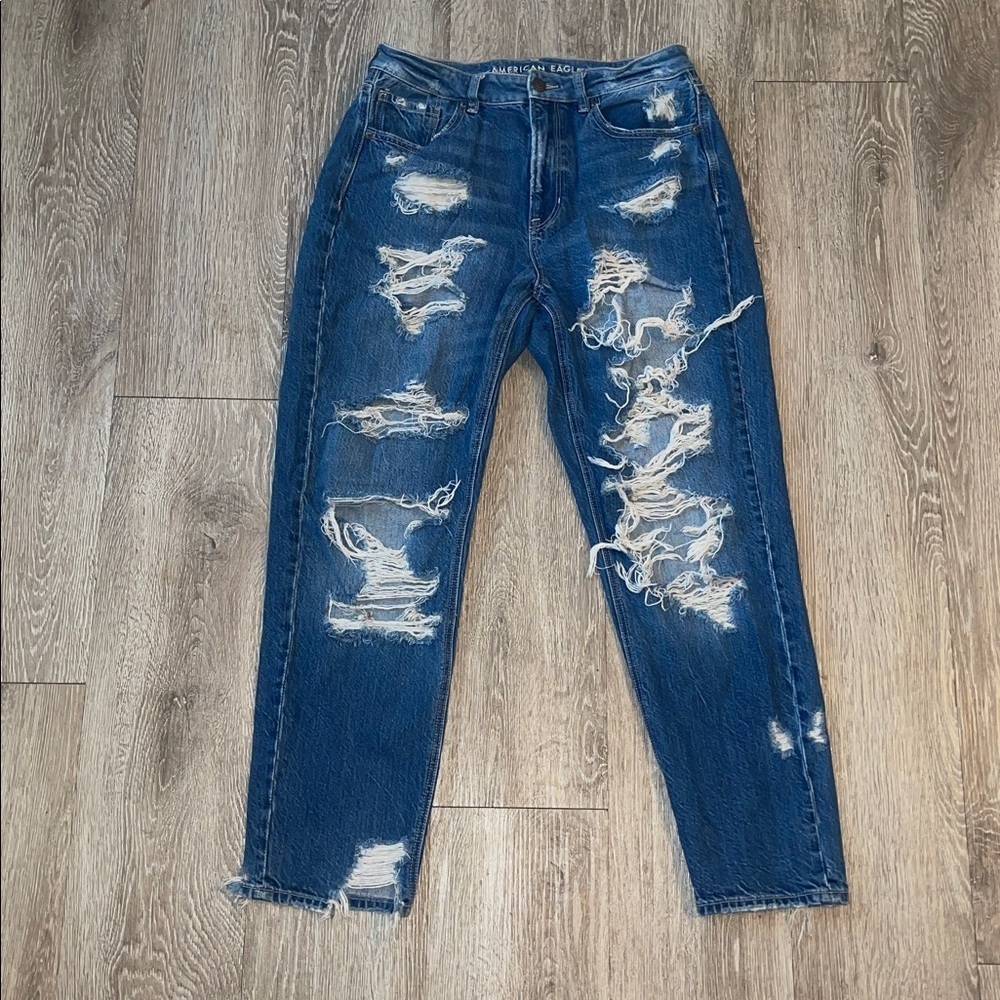 American Eagle Outfitters Mom  Ripped Blue Jeans size 10 medium blue wash